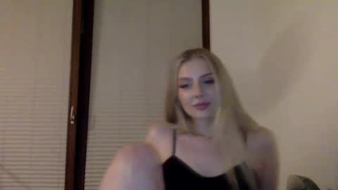 Snapshot of mayaflirt chatting on May 5, 2026, 8:28 pm mayaflirt online show from May 5, 2026, 8:28 pm