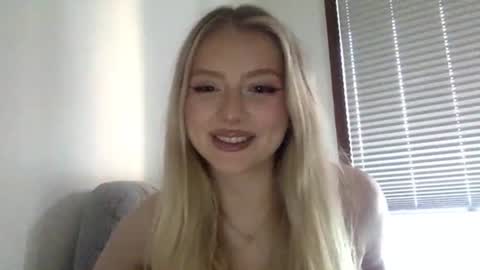 Snapshot of mayaflirt chatting on June 21, 2026, 5:15 pm mayaflirt online show from June 21, 2026, 5:15 pm