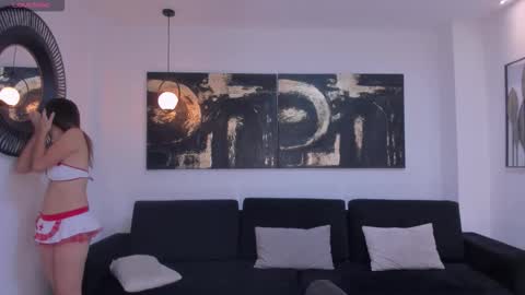 M A Y A    H O F F M A N online show from February 5, 2026, 11:15 am