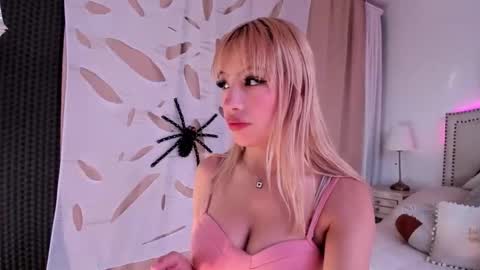 Mayajhons online show from November 3, 2025, 12:28 pm