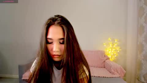 Mia online show from February 5, 2026, 1:16 pm