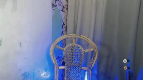 mayasally_ online show from November 30, 2025, 11:47 am