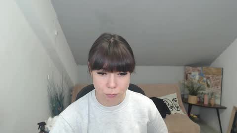 mayawill online show from December 4, 2025, 1:09 pm