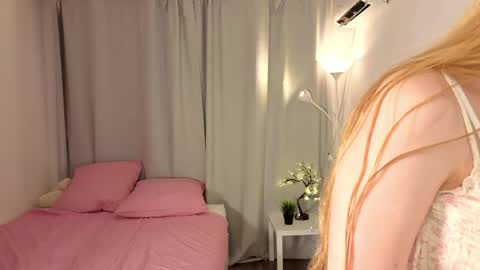 Snapshot of maybaybe chatting on June 4, 2026, 4:13 pm Alice online show from June 4, 2026, 4:13 pm