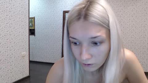 maybe_doll online show from October 12, 2025, 7:02 pm