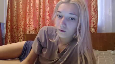 maybe_doll online show from November 15, 2025, 10:34 am