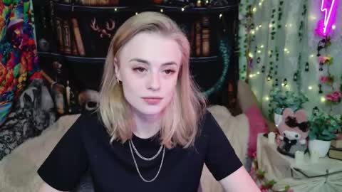 maybe_yours333 online show from June 7, 2026, 11:58 am