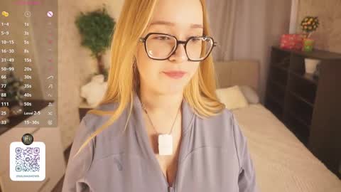 Snapshot of maybellebyone chatting on May 24, 2026, 3:50 pm Milina online show from May 24, 2026, 3:50 pm