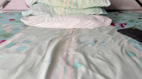 Maybelline69 online show from November 25, 2025, 8:42 pm