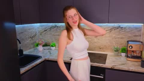 Mia online show from February 12, 2025, 1:06 pm