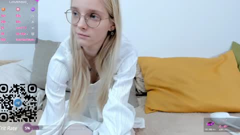 Snapshot of maydaguy chatting on December 20, 2024, 12:38 pm Megan online show from December 20, 2024, 12:38 pm