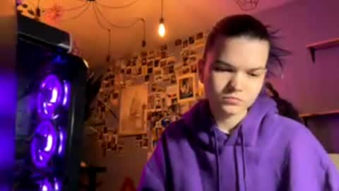 Rose online show from April 2, 2026, 6:05 pm