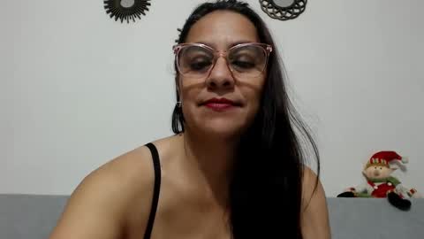 mayitadelicious online show from November 12, 2025, 6:41 pm