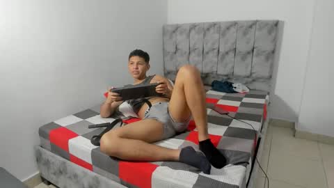 Snapshot of maykyboyx chatting on March 2, 2026, 11:33 pm Mayky... online show from March 2, 2026, 11:33 pm