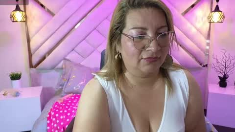 Mailyn online show from January 28, 2025, 10:45 pm