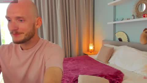 Snapshot of maypeach chatting on February 23, 2025, 6:28 am Angie Alex online show from February 23, 2025, 6:28 am