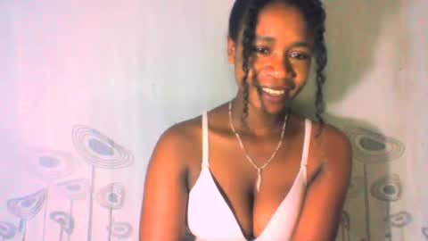 Snapshot of mayrah5 chatting on February 1, 2025, 6:10 am mayrah online show from February 1, 2025, 6:10 am