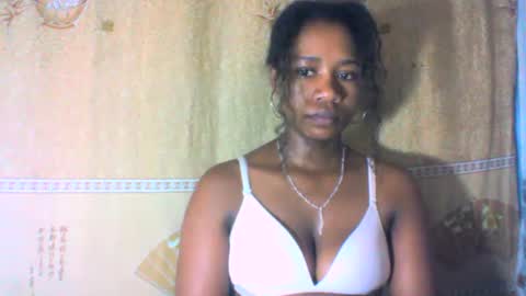Snapshot of mayrah5 chatting on February 13, 2025, 10:02 am mayrah online show from February 13, 2025, 10:02 am