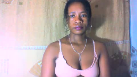 Snapshot of mayrah5 chatting on February 15, 2025, 10:44 am mayrah online show from February 15, 2025, 10:44 am