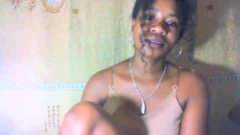 Snapshot of mayrah5 chatting on February 18, 2025, 8:38 am mayrah online show from February 18, 2025, 8:38 am