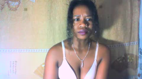 Snapshot of mayrah5 chatting on February 25, 2025, 9:53 am mayrah online show from February 25, 2025, 9:53 am