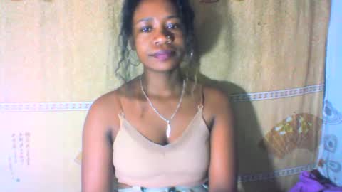 Snapshot of mayrah5 chatting on February 26, 2025, 8:26 am mayrah online show from February 26, 2025, 8:26 am