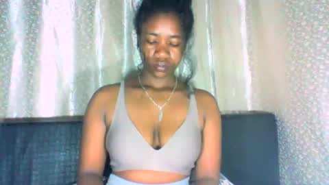 Snapshot of mayrah5 chatting on October 10, 2025, 11:59 pm mayrah online show from October 10, 2025, 11:59 pm