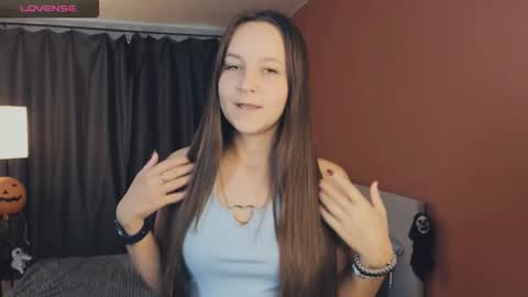 May online show from November 1, 2025, 1:02 pm