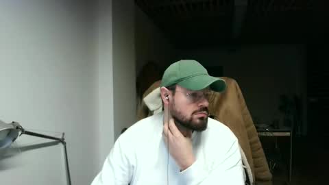 maythe4bwu online show from December 31, 2024, 12:15 pm