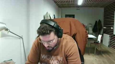 maythe4bwu online show from January 27, 2025, 2:24 pm