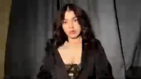 Snapshot of maziebathrick chatting on January 11, 2026, 4:01 pm Adel online show from January 11, 2026, 4:01 pm