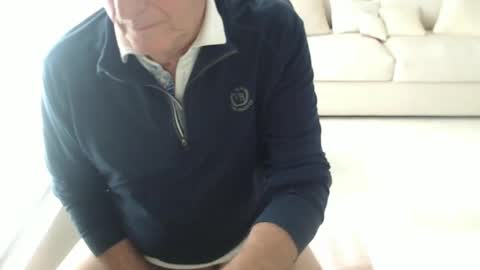 Snapshot of mbeastie chatting on December 6, 2024, 7:01 pm Beastie online show from December 6, 2024, 7:01 pm