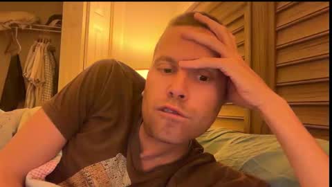 lol online show from November 25, 2025, 2:44 am