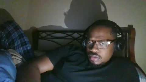 Snapshot of mbsupreme chatting on May 14, 2026, 2:40 am Mark online show from May 14, 2026, 2:40 am