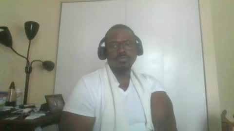 Snapshot of mbsupreme chatting on July 5, 2026, 8:38 pm Mark online show from July 5, 2026, 8:38 pm