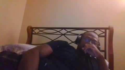 Snapshot of mbsupreme chatting on July 9, 2026, 4:27 am Mark online show from July 9, 2026, 4:27 am