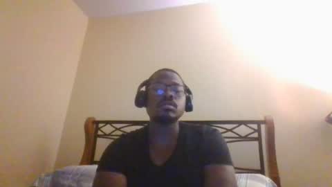 Snapshot of mbsupreme chatting on July 14, 2026, 3:44 am Mark online show from July 14, 2026, 3:44 am