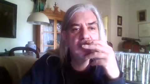 Snapshot of mc_manu chatting on December 25, 2024, 3:38 pm Manu online show from December 25, 2024, 3:38 pm