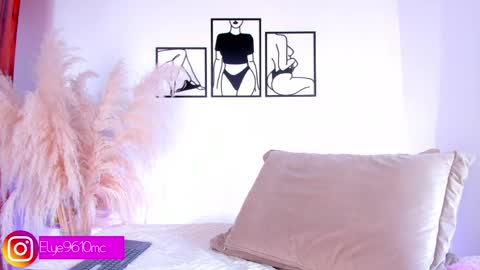 Ellie online show from April 14, 2026, 10:05 pm