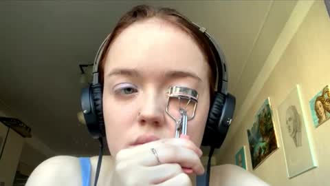 Snapshot of mckenziemoitoza chatting on October 8, 2025, 8:12 am Hello Lisa here Help me to make 50 thumbs up 333 online show from October 8, 2025, 8:12 am