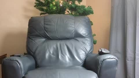 Snapshot of mckhero chatting on November 19, 2025, 12:27 pm Sean online show from November 19, 2025, 12:27 pm