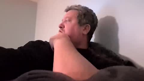 Snapshot of mckhero chatting on December 21, 2025, 2:30 am Sean online show from December 21, 2025, 2:30 am