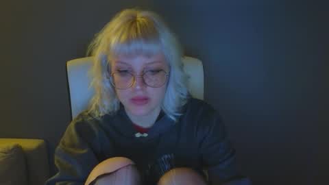 Snapshot of me1roze chatting on May 13, 2026, 10:06 pm Roze online show from May 13, 2026, 10:06 pm