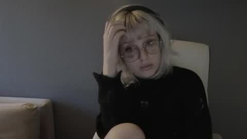 Snapshot of me1roze chatting on June 5, 2026, 2:51 am Roze online show from June 5, 2026, 2:51 am