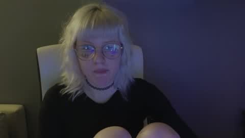 Snapshot of me1roze chatting on June 7, 2026, 12:48 am Roze online show from June 7, 2026, 12:48 am