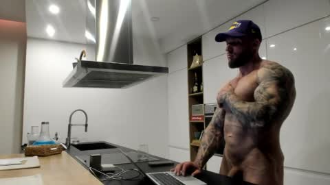 Snapshot of mealphamale chatting on June 7, 2026, 9:29 pm Alpha Male online show from June 7, 2026, 9:29 pm