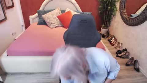 meamandax online show from February 20, 2025, 11:31 am