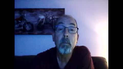 me at home online show from December 9, 2024, 3:33 pm