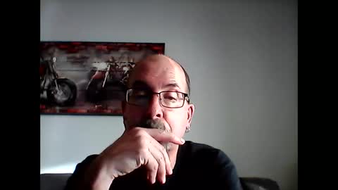 me at home online show from February 7, 2025, 1:32 pm
