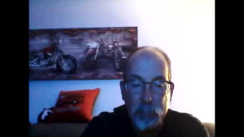 me at home online show from September 17, 2025, 2:57 am